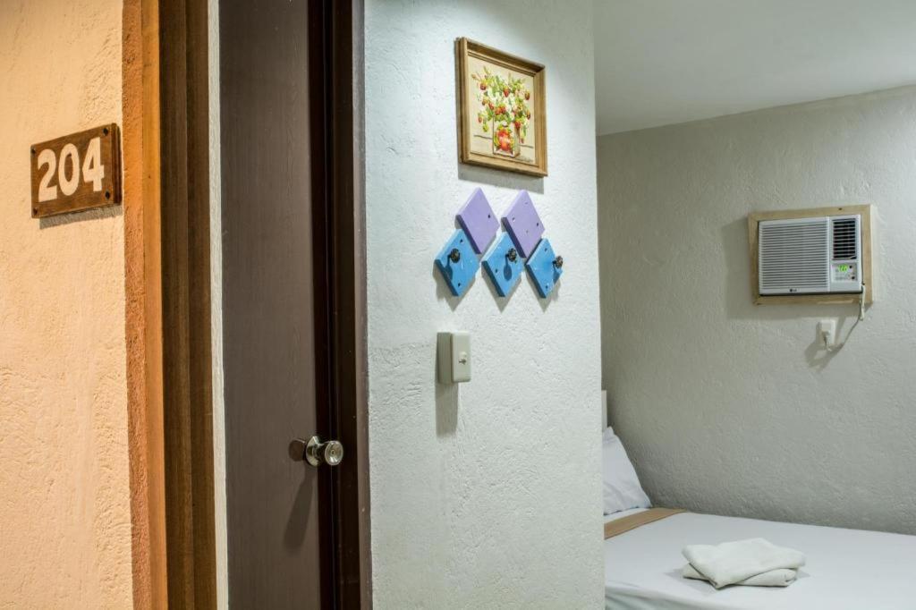 Hotel Avenija Olongapo Bagian luar foto