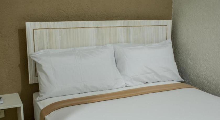 Hotel Avenija Olongapo Bagian luar foto